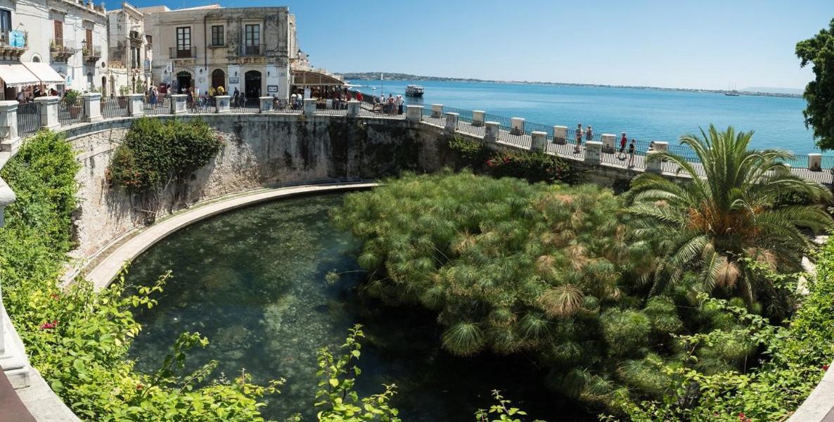 シラクーサTerrazza Dei Mori - Seaview Terrace In Ortigiaアパートメント エクステリア 写真